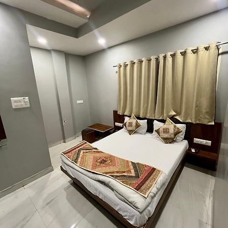Hotel Shankar Ujjain Buitenkant foto