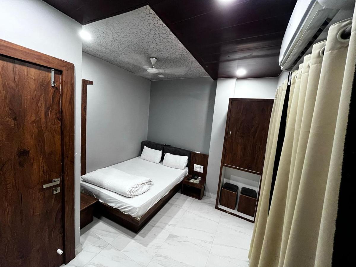 Hotel Shankar Ujjain Buitenkant foto