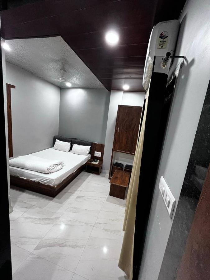 Hotel Shankar Ujjain Buitenkant foto