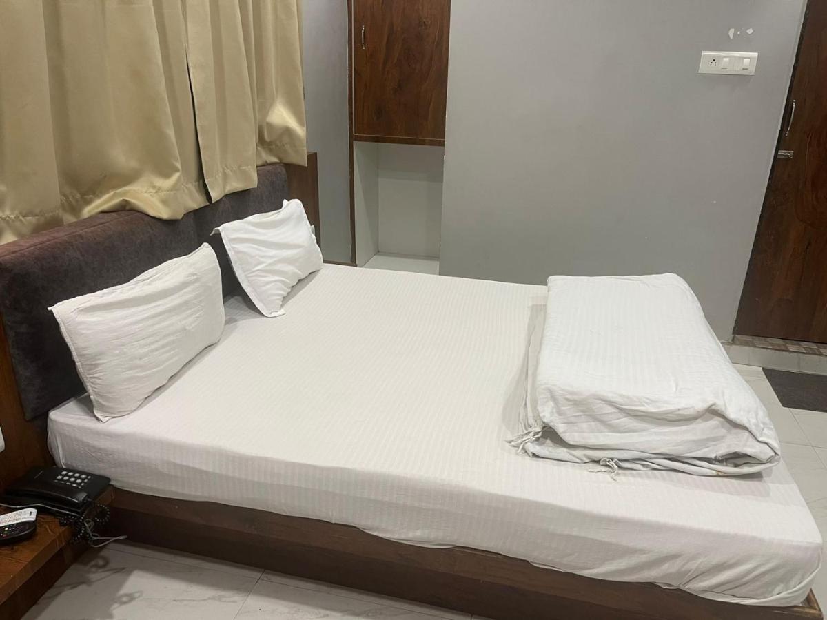 Hotel Shankar Ujjain Buitenkant foto